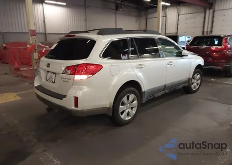 2011 Subaru Outback 2.5I Premium z USA, uszkodzony, nr VIN 4S4BRBCC9B3347209